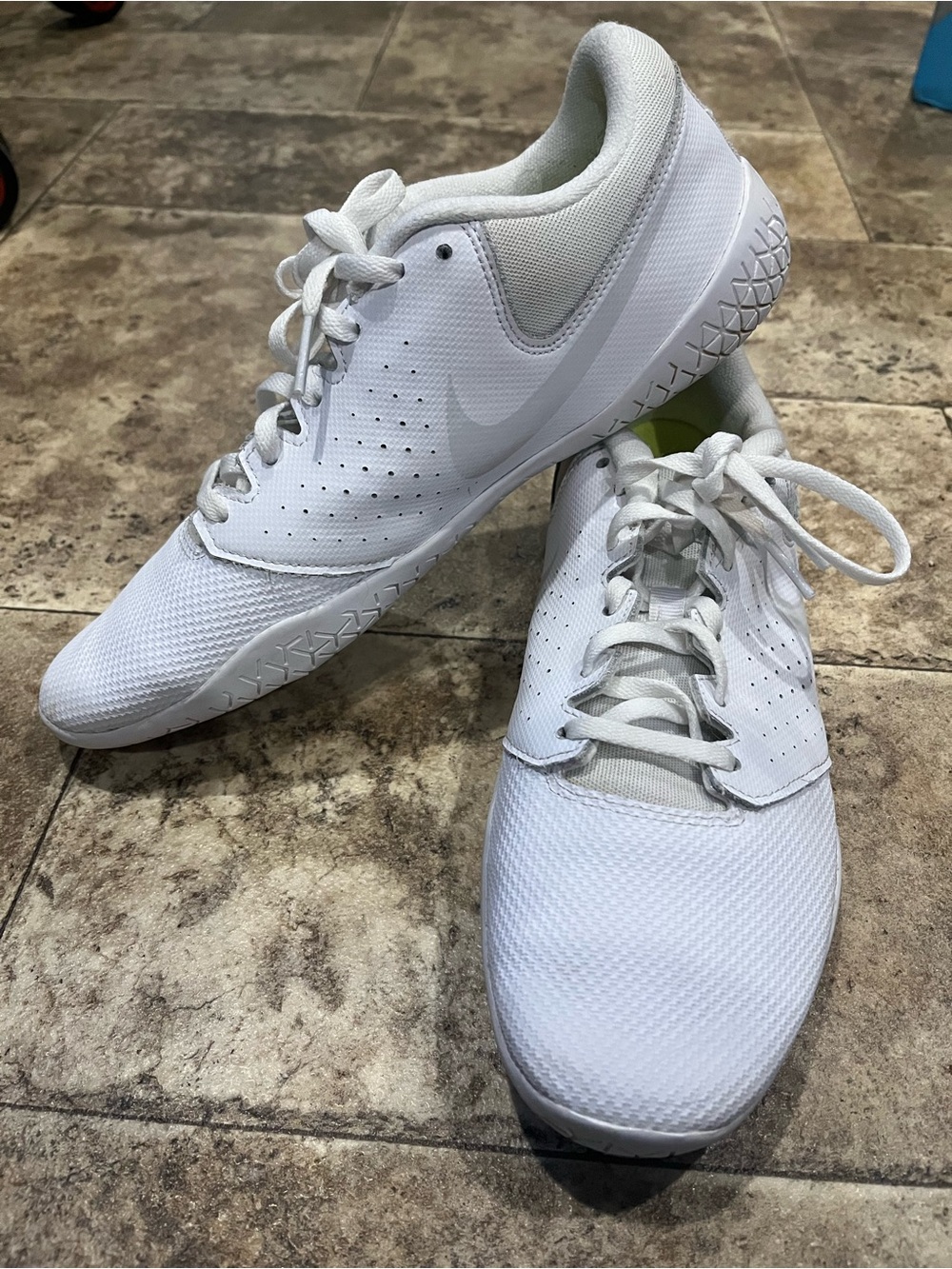 White Men's Athletic Cheer Training Shoes - Nike